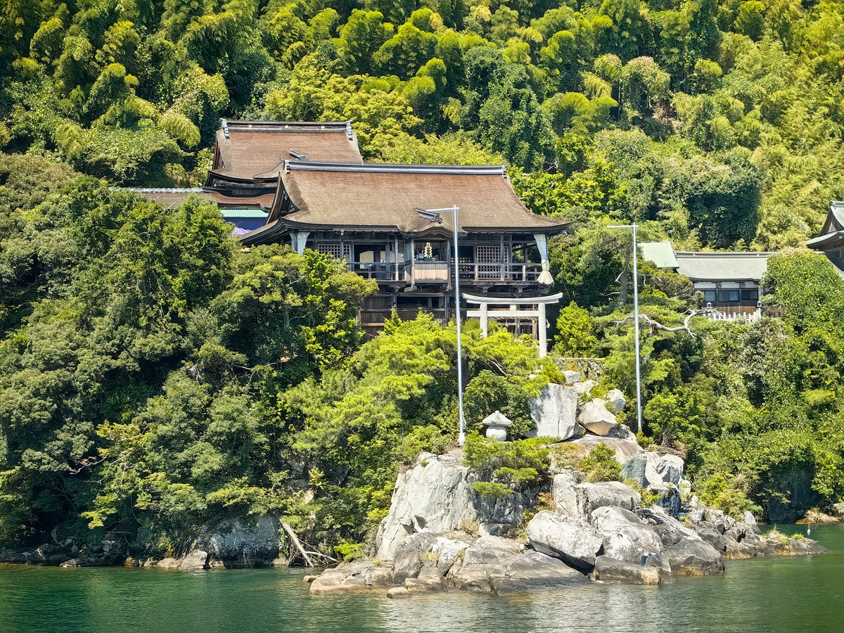 第三十番 巖金山 宝嚴寺（竹生島）